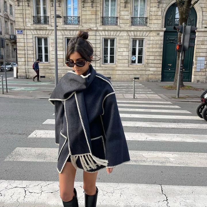Women's Autumn/Winter New Fashion Woolen Coat Thickened Loose with Scarf Tassel Women's Style